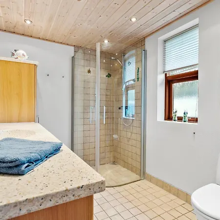 2 Bedroom In Casa vacanze *