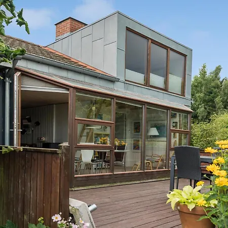 2 Bedroom In Holiday home *