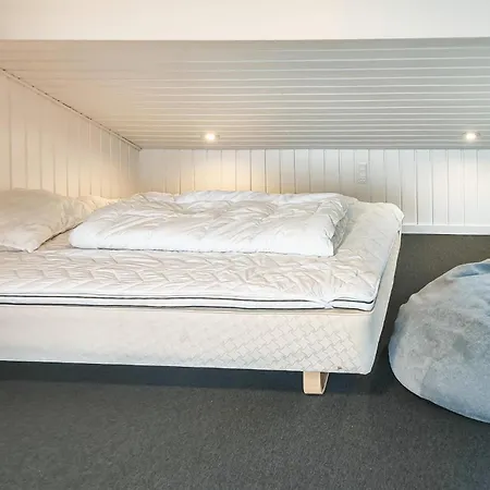 2 Bedroom In *